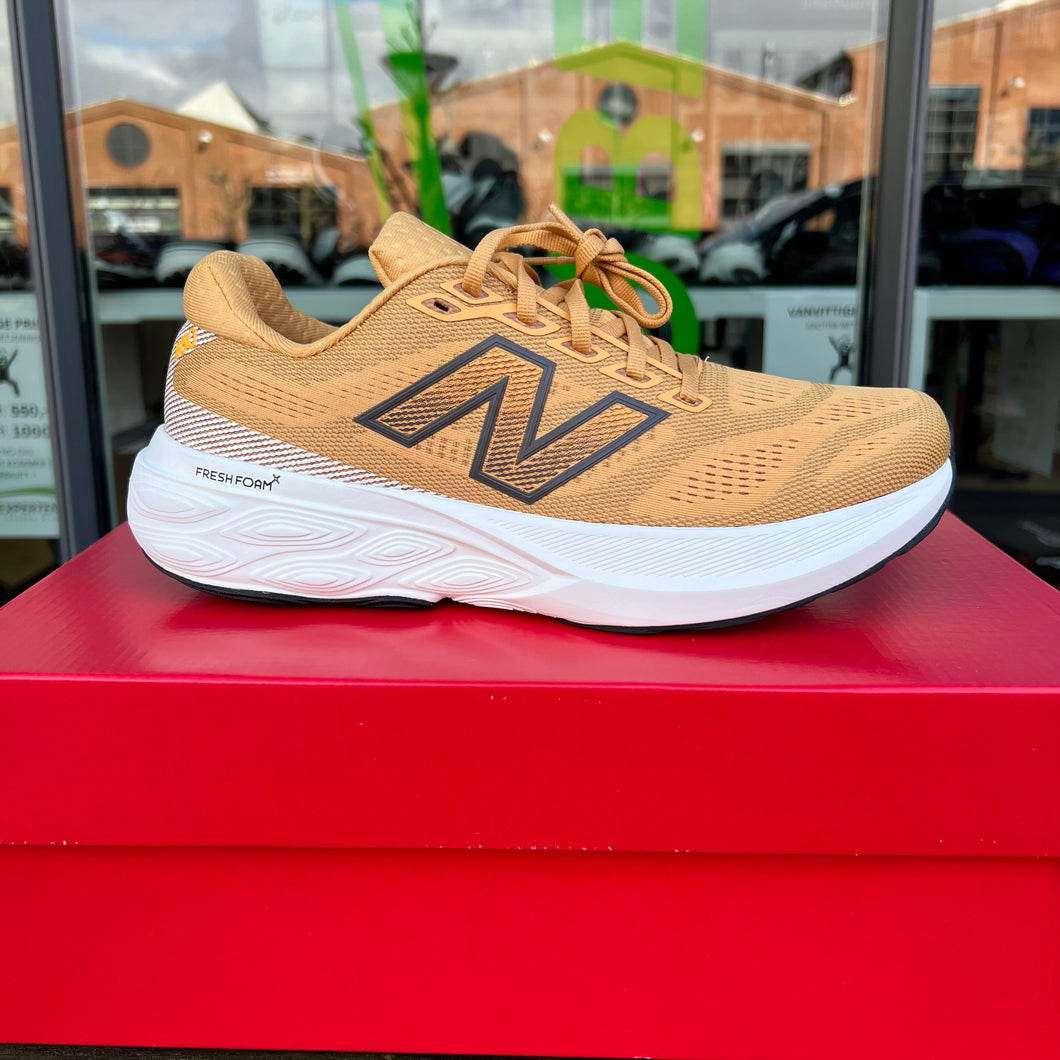 New Balance 880